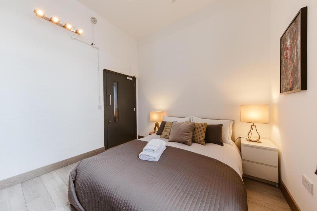 Amazing Warehouse Conversion In Chiswick *
